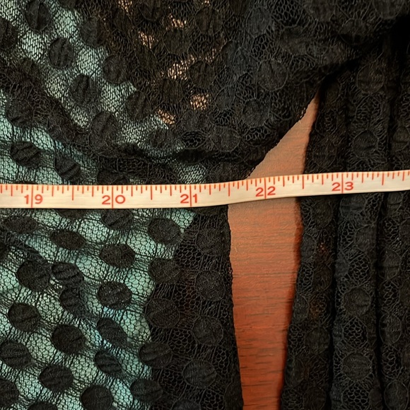 Women’s top - Picture 8 of 9